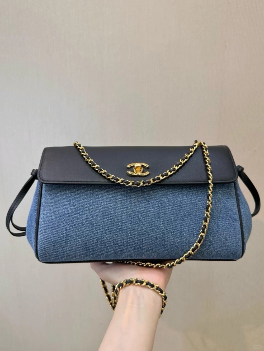 Classic CHANEL Bags: A Stylish and Versatile Choice for Elegance